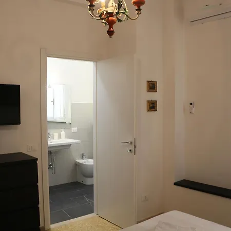 House In The Light Bed & Breakfast 2*