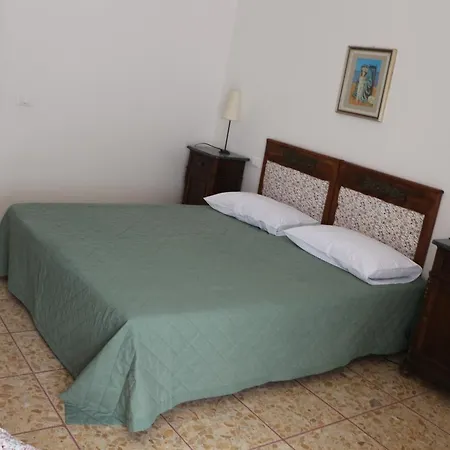 House In The Light Bed & Breakfast 2*