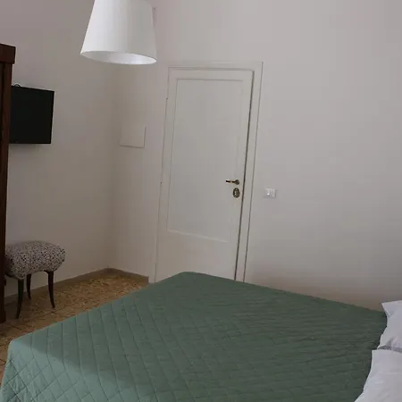 House In The Light Bed & Breakfast